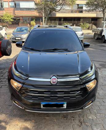 FIAT TORO 2.0 16V TURBO DIESEL VOLCANO 4WD AT9 FIAT TORO 2.0 16V TURBO DIESEL VOLCANO 4WD AT9